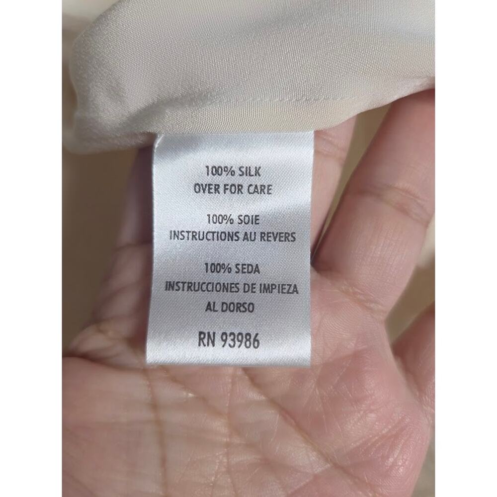 NWT Casaul Corner Annex Ivory 100% Silk Darted Button Up Blouse size Large - Picture 4 of 5